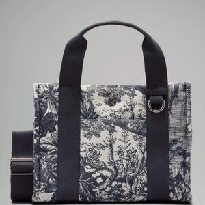 Lululemon RARE Mini Tote Print in Sketch Turtledove Navy/Obsidian 4.5L